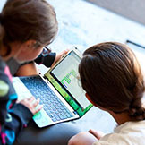 Students exploring computer learning
